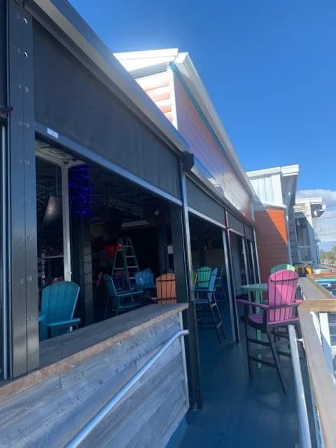 Hurricane Screen Tailfins