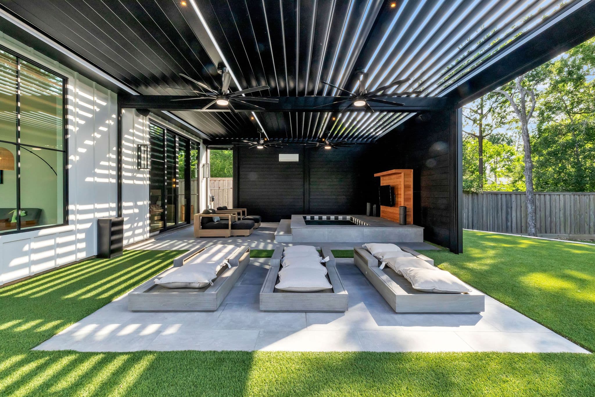 residential black r blade privacy walls pool