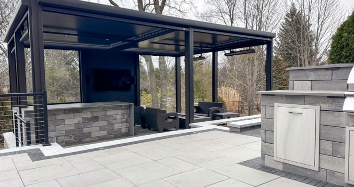 Residential example of using motorized retractable screens for patio in Burr Ridge, IL